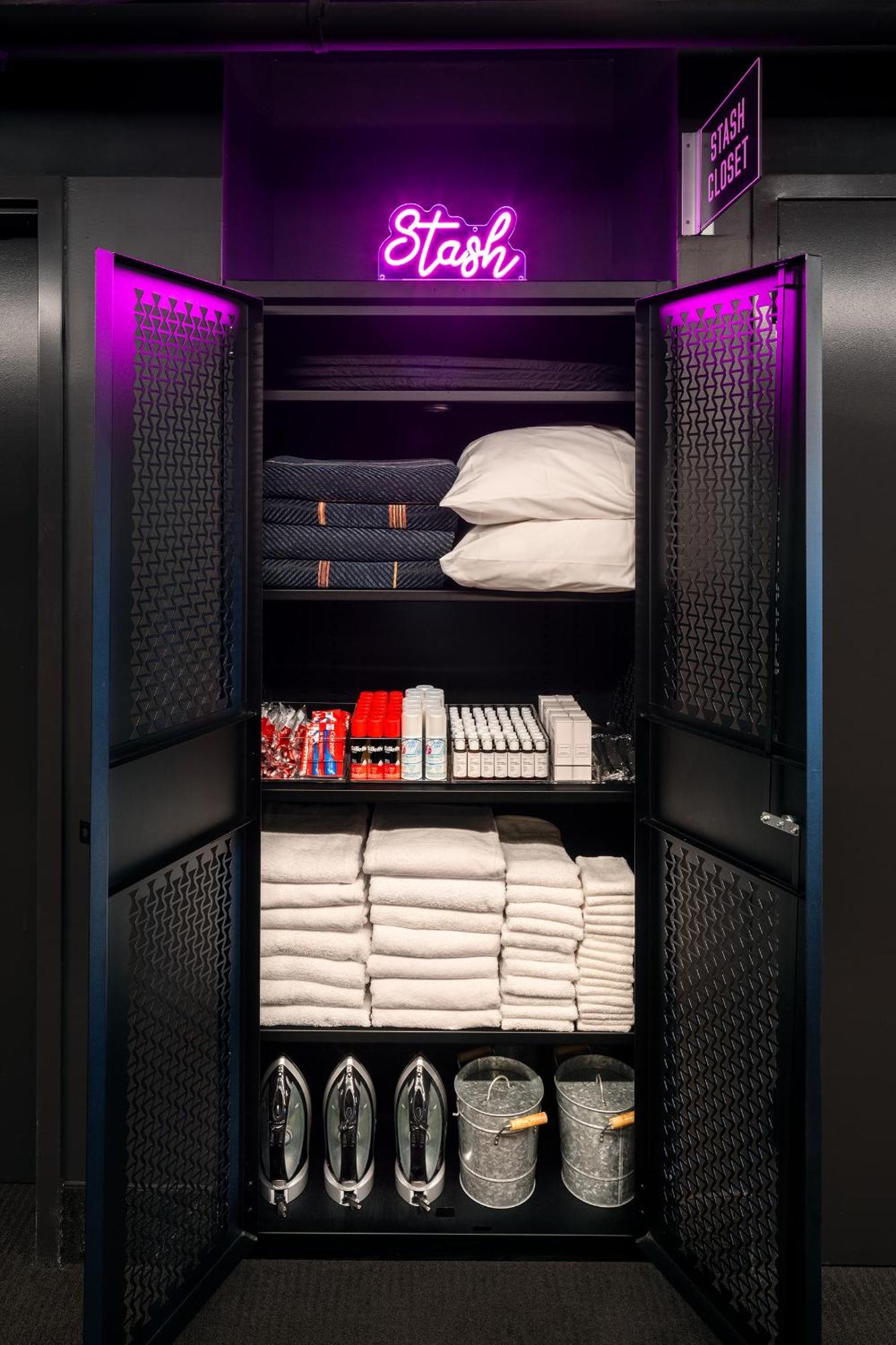 Moxy Springfield Downtown Hotel Eksteriør billede