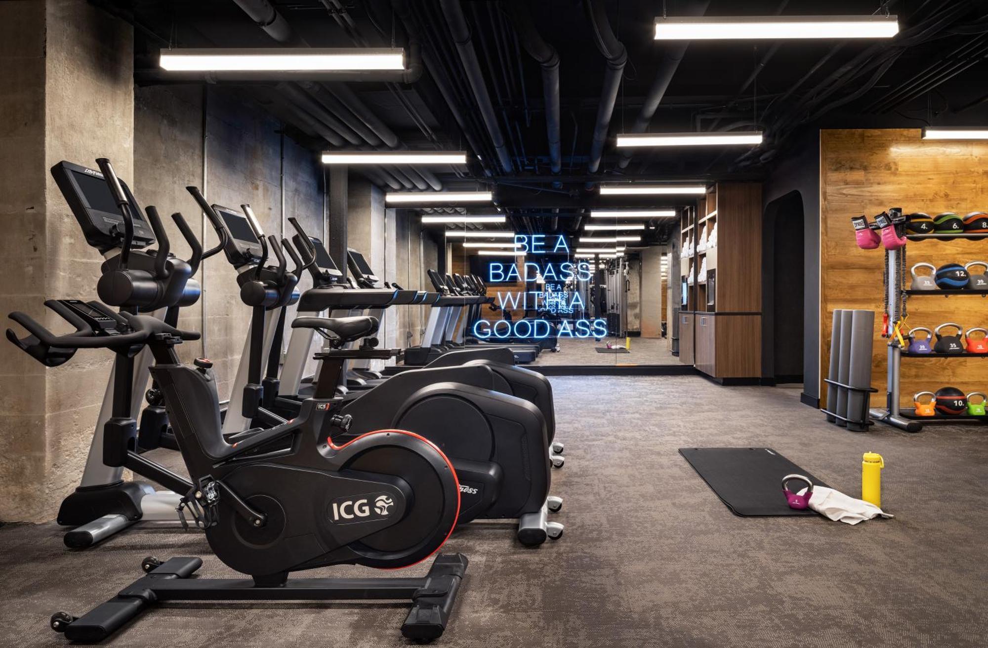 Moxy Springfield Downtown Hotel Eksteriør billede