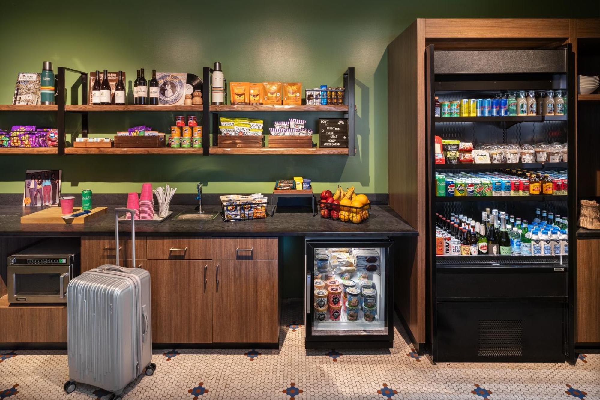 Moxy Springfield Downtown Hotel Eksteriør billede